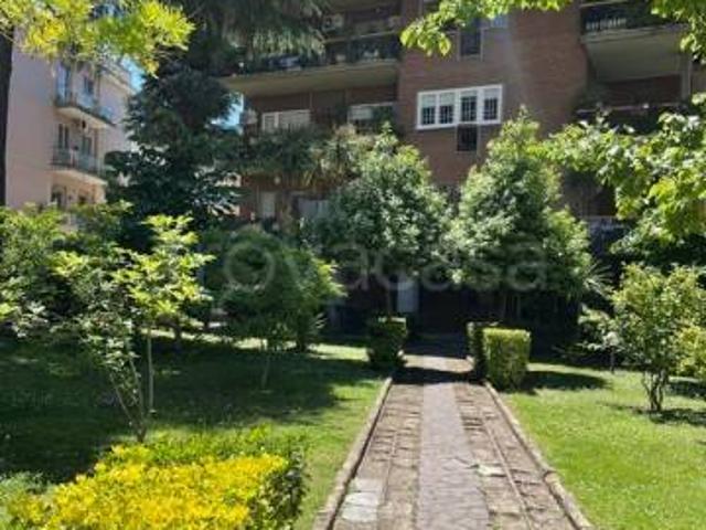 Vendesi trilocale a Roma via Simone Mosca, Torrevecchia