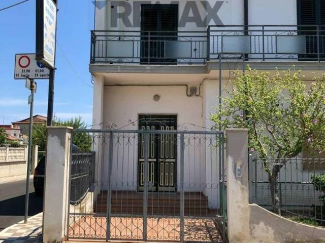 Vendesi trilocale a Roseto Capo Spulico via Magna Grecia, 14