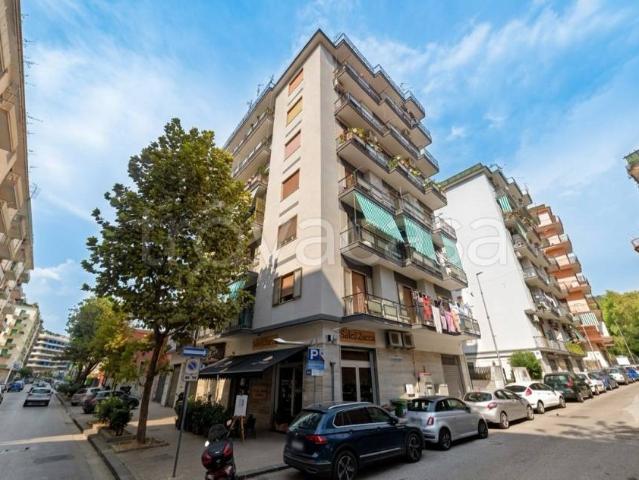 Vendesi trilocale a Salerno via Andrea Guglielmini, Irno Brignano