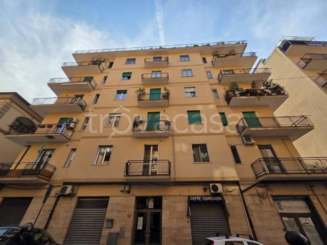 Vendesi trilocale a Salerno via Francesco Crispi, 56, Carmine