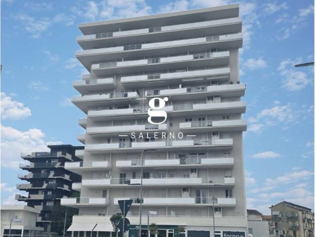 Vendesi trilocale a Salerno via Raffaella La Crociera, Mercatello Mariconda