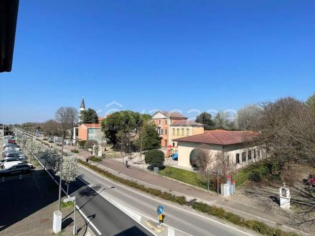 Vendesi trilocale a Santa Maria di Sala via Ugo Foscolo, Veternigo