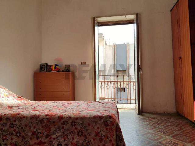 Vendesi trilocale a Santa Teresa di Riva via Regina Margherita, 57