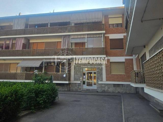 Vendesi trilocale a Santena via Trinità 8