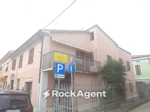 Vendesi trilocale a Senigallia via Giuseppe Giusti 1