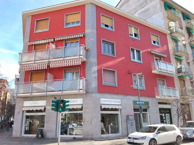 Vendesi trilocale a Sesto San Giovanni via Umberto Fogagnolo, 55