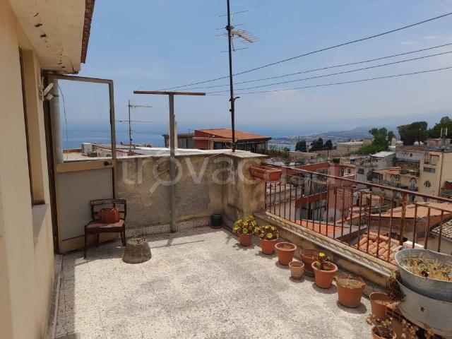 Vendesi trilocale a Taormina