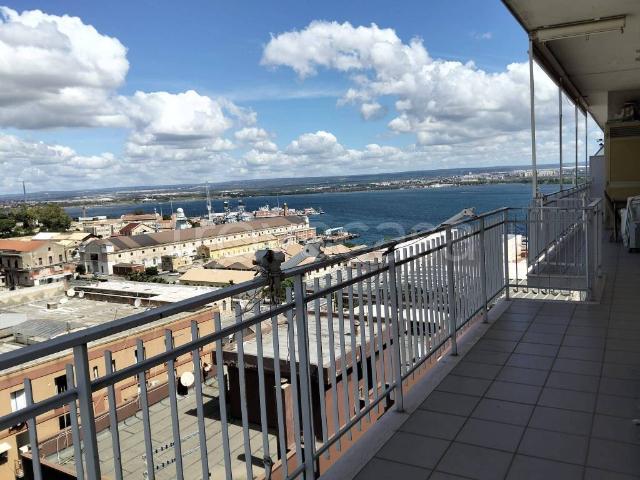 Vendesi trilocale a Taranto, Tre Carrare