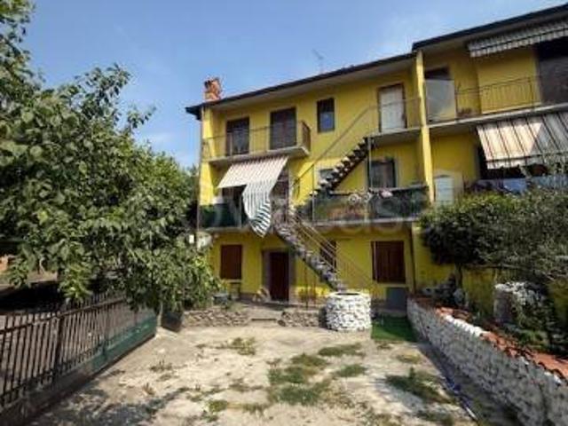 Vendesi trilocale a Terno d'Isola via Medolago