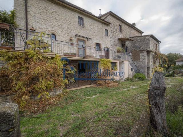 Vendesi trilocale a Todi