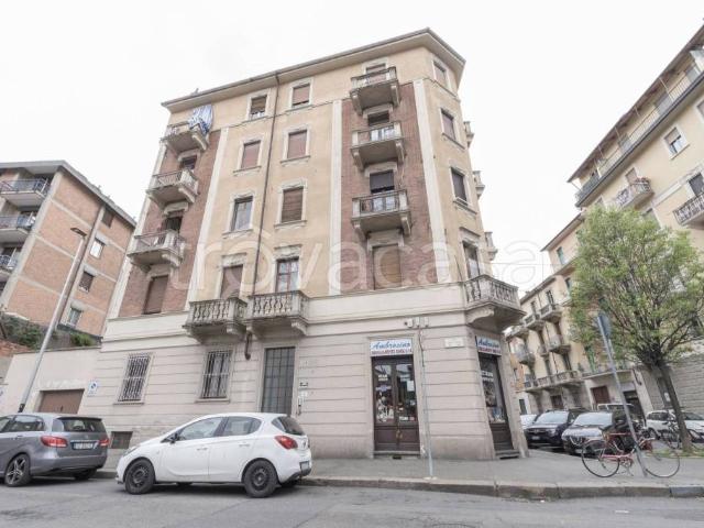 Vendesi trilocale a Torino via Lauro Rossi, 25, Barriera di Milano