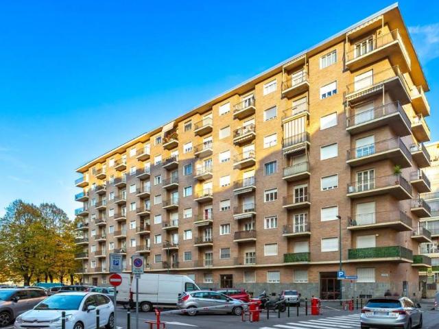 Vendesi trilocale a Torino via Michele Coppino, 138, Borgo Vittoria