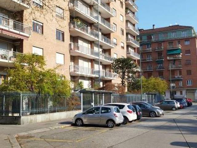 Vendesi trilocale a Torino via San Marino, 119/2, Santa Rita