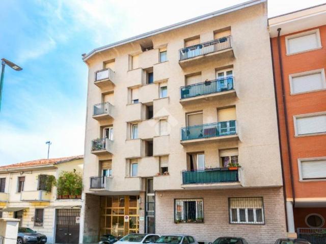 Vendesi trilocale a Torino via Pietro Cossa, 52, Parella