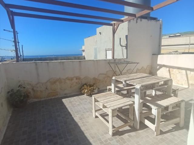Vendesi trilocale a Trapani via ruggero di lauria