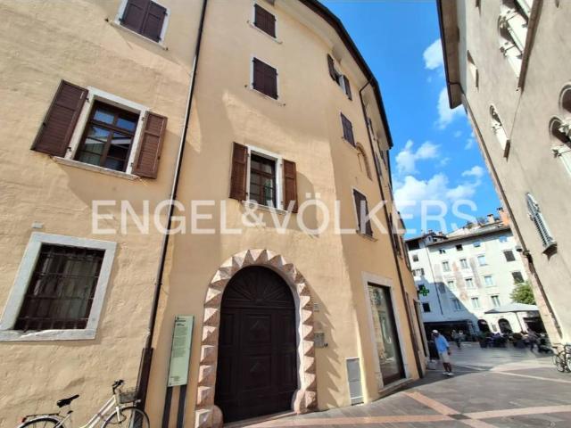 Vendesi trilocale a Trento, Centro Storico, Piedicastello