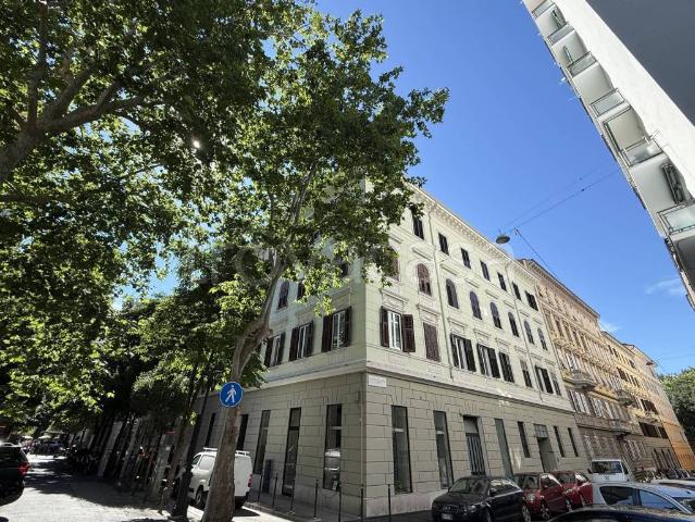 Vendesi trilocale a Trieste via Ireneo della Croce, 5, Giardino pubblico