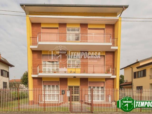 Vendesi trilocale a Vermezzo con Zelo via Kennedy