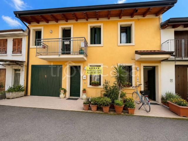 Vendesi trilocale a Villafranca di Verona via Nino Bixio, 290
