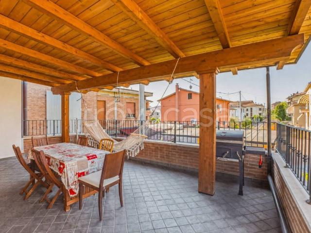 Vendesi trilocale a Villalunga, Casalgrande