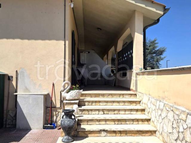 Vendesi trilocale ad Aprilia via delle Pernici, 1, Fossignano