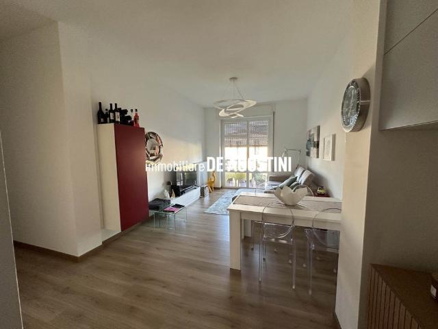 Vendesi trilocale ad Arona via Milano