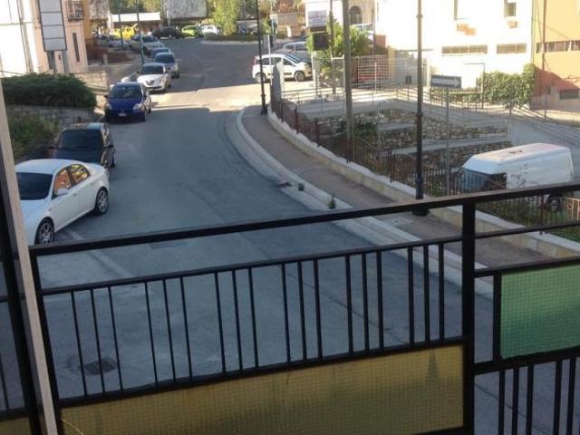 VENDESI VIA LARGHETTO SANT'ANTONIO ABATE CASETTA CON INGRESSO INDIPENDENTE RISTRUTTURATA SU DUE LIVELLI