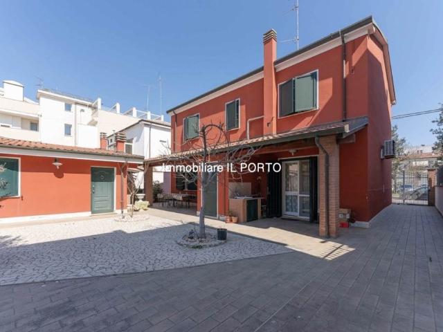 Vendesi villa a Comacchio via ugo bassi, Porto Garibaldi