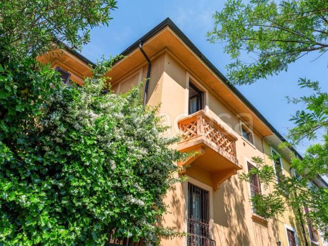 Vendesi villa a schiera a Milano piazza Ermete Novelli, 5, Città Studi