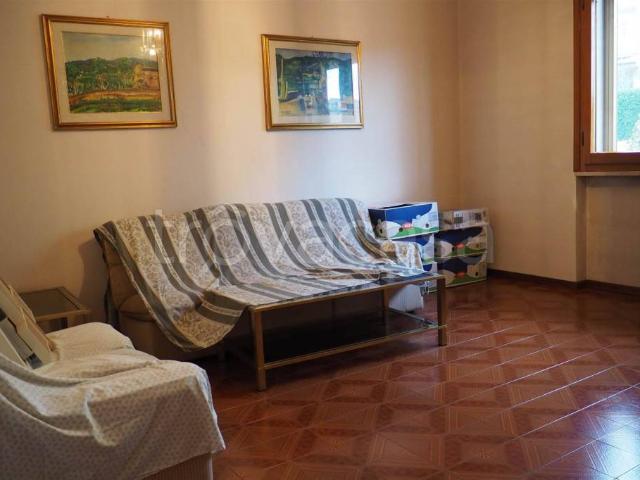 Vendesi villa a schiera a Montale