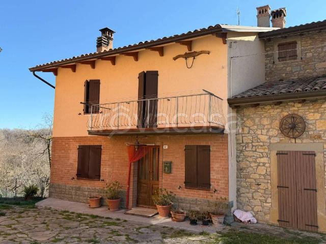 Vendesi villa a schiera a Montecenere, Lama Mocogno