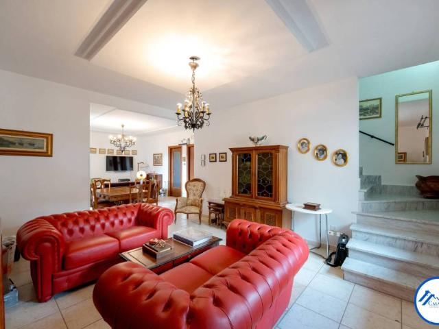Vendesi villa a schiera a Monteforte Irpino via Nazionale, 53