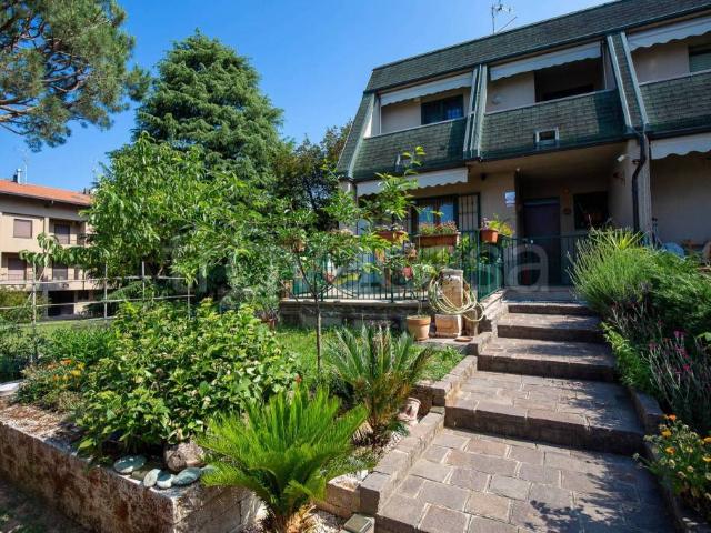 Vendesi villa a schiera a Mozzate