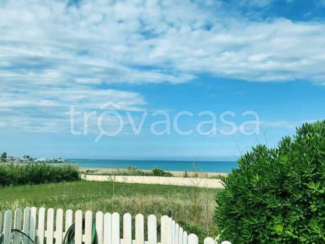 Vendesi villa a schiera a Noto viale Eolie
