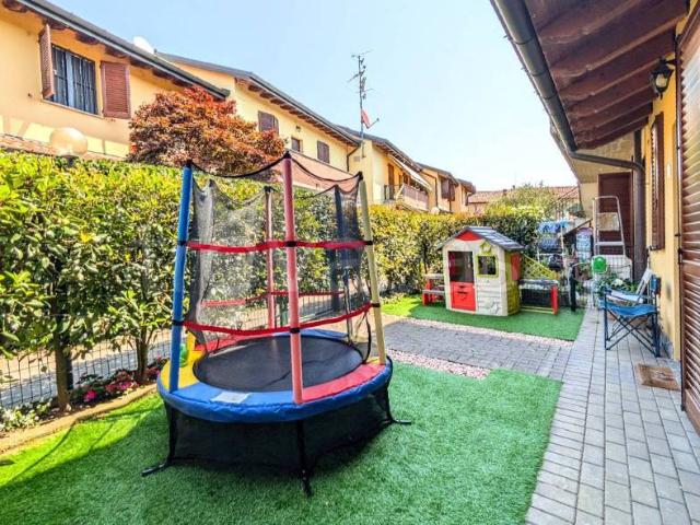 Vendesi villa a schiera a Bornasco via Ballerini, 1, Gualdrasco
