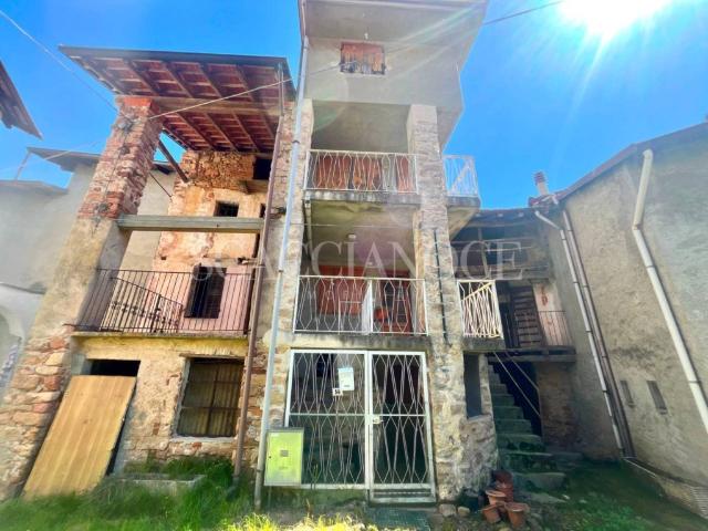 Vendesi villa a schiera a Curino