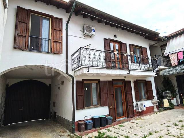 Vendesi villa a schiera a Cassolnovo via Lavatelli, 46