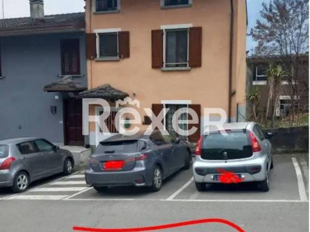Vendesi casa indipendente a Piussogno, Cercino