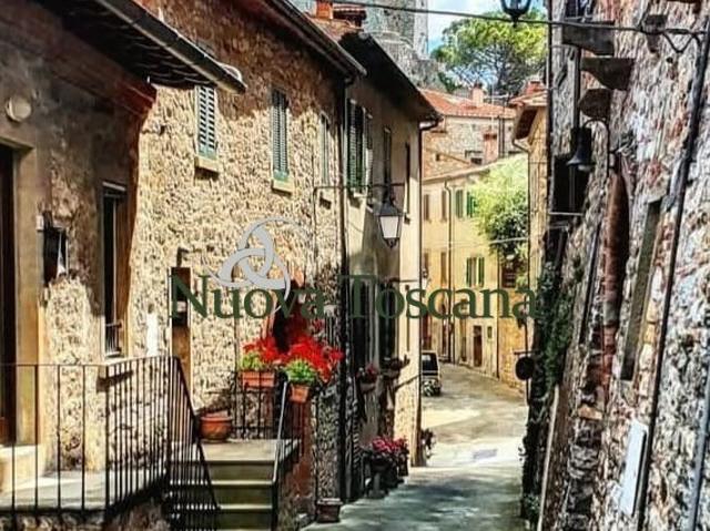 Vendesi villa a schiera a Civitella in Val di Chiana