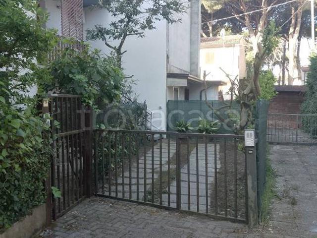 Vendesi villa a schiera a Comacchio via Piero della Francesca, Lido Di Spina
