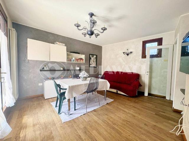 Vendesi villa a schiera a Cordenons via Monte Grappa, 57/c