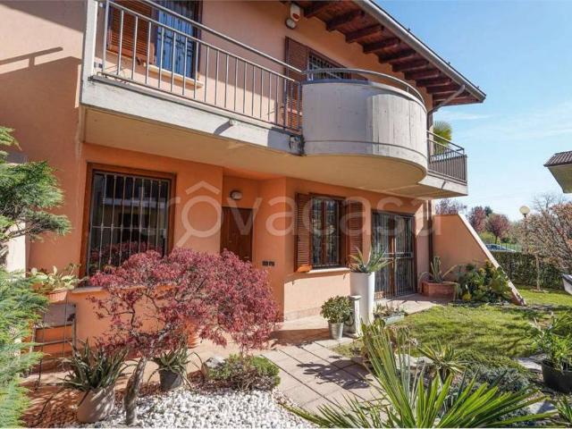 Vendesi villa a schiera a Dalmine
