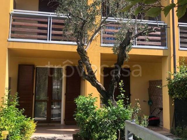 Vendesi villa a schiera a Desenzano del Garda