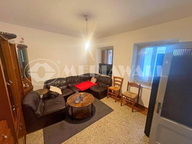 Vendesi villa a schiera a Fanna