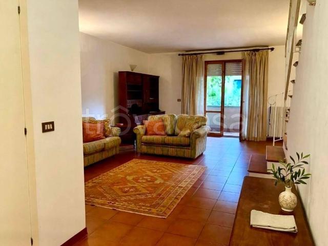 Vendesi villa a schiera a Fano, Centinarola