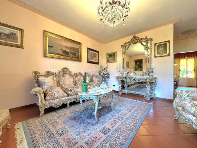 Vendesi villa a schiera a Lucca via dei Gianni, 23, Santissima Annunziata