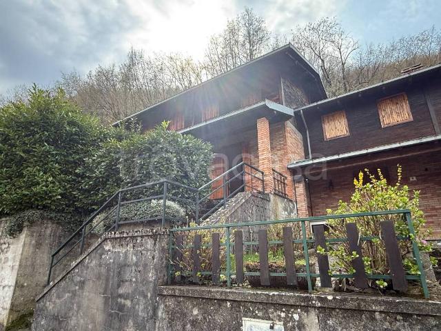 Vendesi villa a schiera a Lizzano in Belvedere via Fontananesta