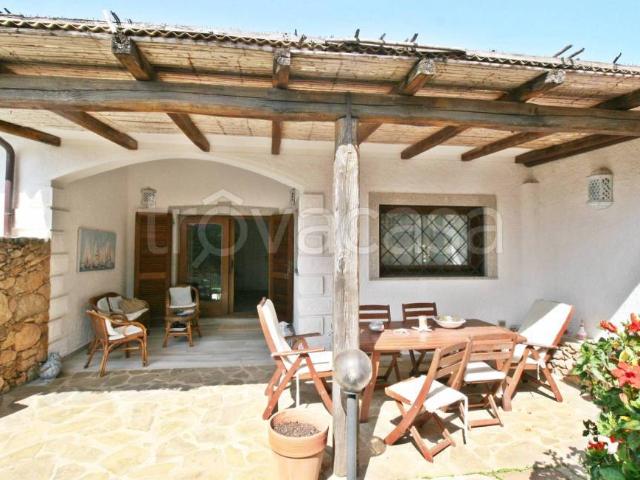 Vendesi villa a schiera a Palau