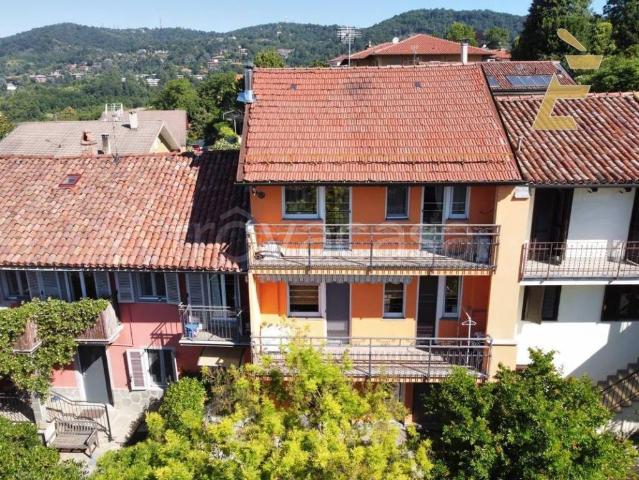Vendesi villa a schiera a Pecetto Torinese via Mario Mogna, 42