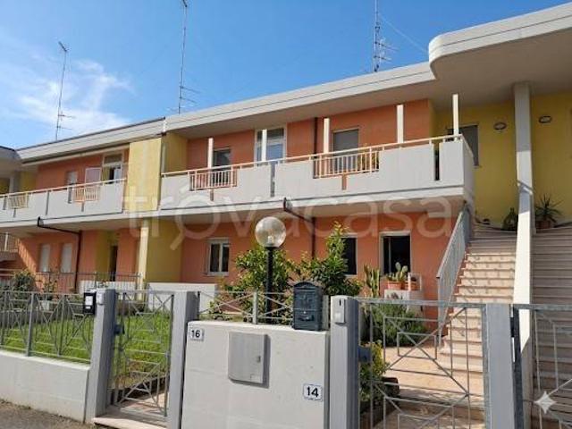 Vendesi villa a schiera a Petacciato via Papa Celestino V
